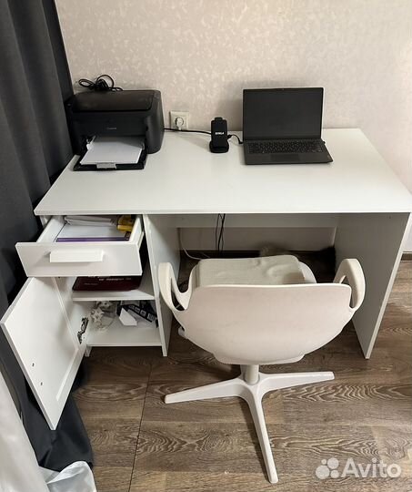 Письменный стол IKEA