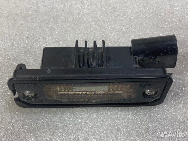 Фонарь подсветки номера Skoda Superb седан cdaa