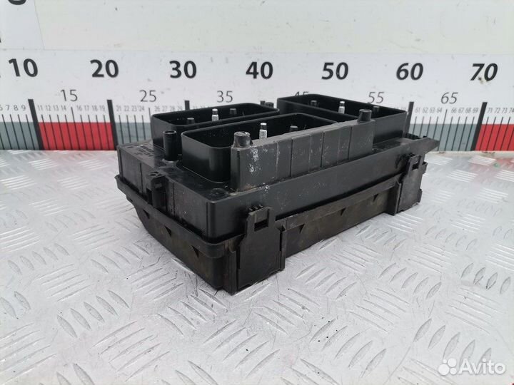 Блок предохранителей для Opel Zafira B 93194876