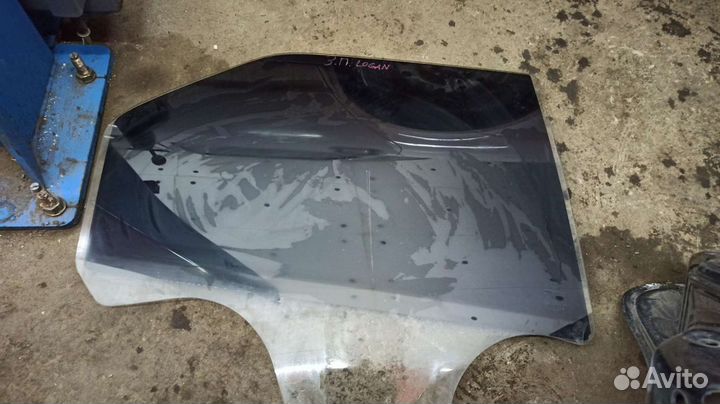 Стекло задней правой двери Renault Logan 1