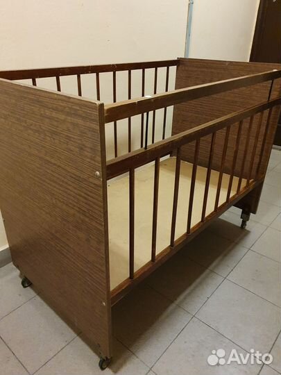 Детская кроватка