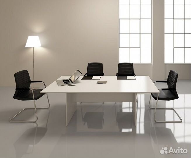 Столы для переговоров в ассортименте