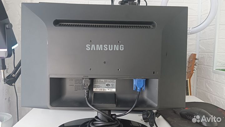 Монитор Samsung