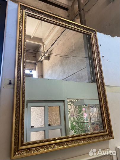 Зеркало в багетной раме