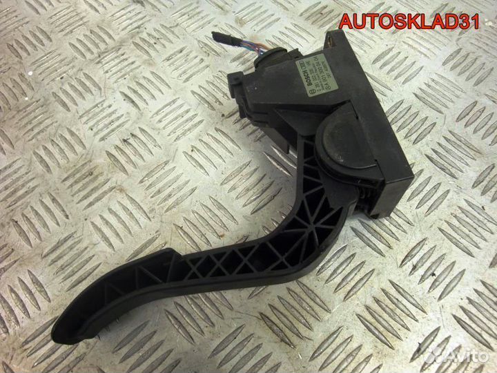 Педаль газа Мерседес Вито 638 9013000404