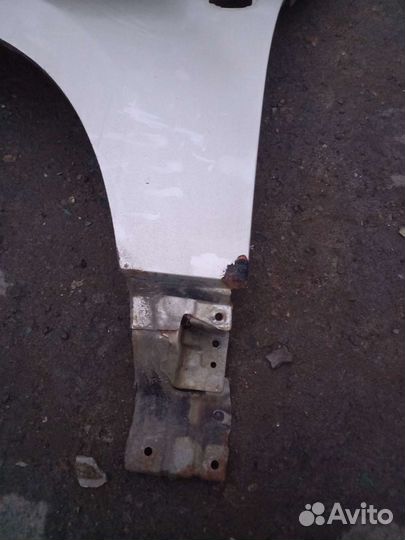Крыло suzuki granta vitara