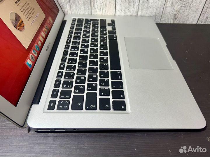 Отличный MscBook Air13 /i5/mid2012