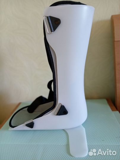 Деротационный сапожок (ортез)