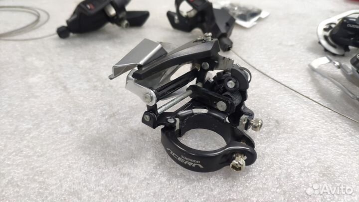 Передний переключатель 3*9 Shimano Deore FD -M590