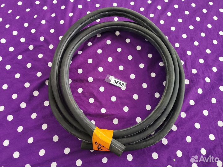 Уплотнитель дверного проема