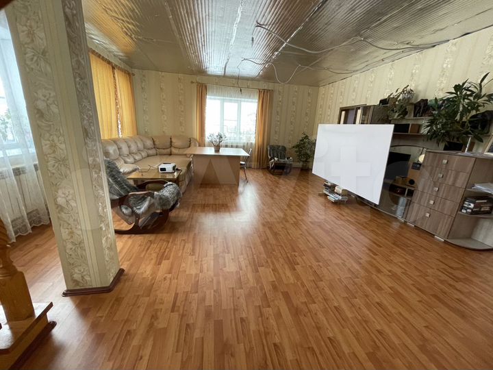 Коттедж 250 м² на участке 13 сот.