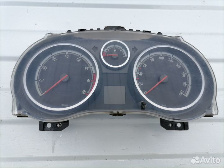 Опель Корса Д - щиток приборов 1.0л
