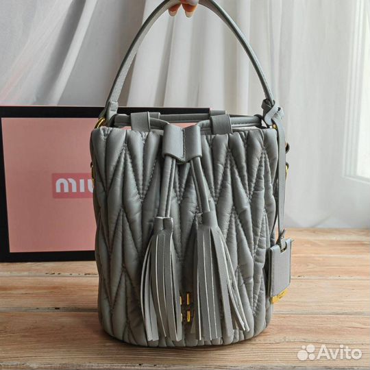 Сумка торба Miu Miu из натуральной кожи