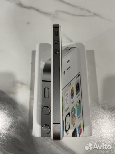 Телефон iPhone 4s