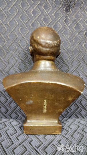 Бюст Ленина