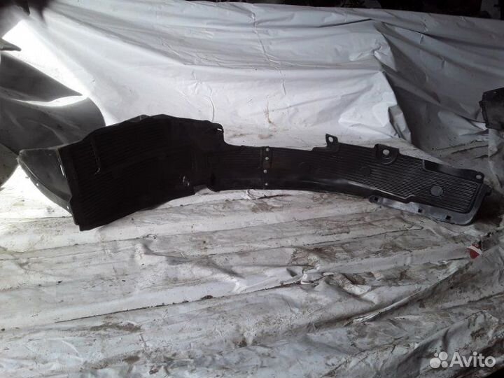 Подкрылок передний правый Hyundai Solaris