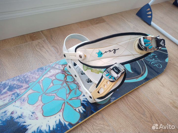 Сноуборд с креплениями Roxy