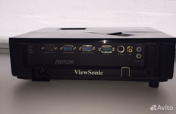 Проектор с экраном