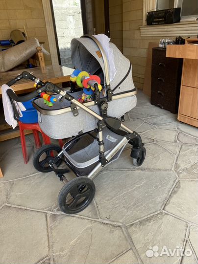 Прогулочная коляска