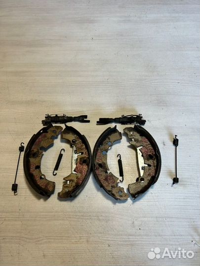 Колодки ручника Ford Fusion CBK fyjb