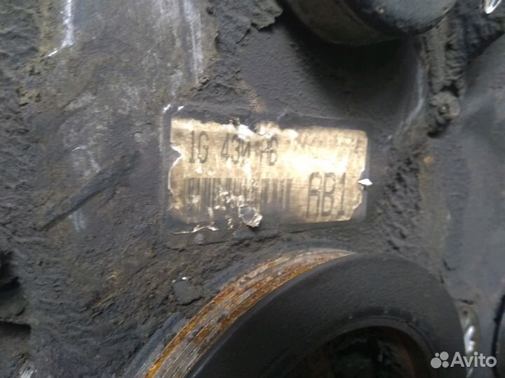 В разборе двс Ягуар Икс-Тайп Jaguar X-Type 2.5