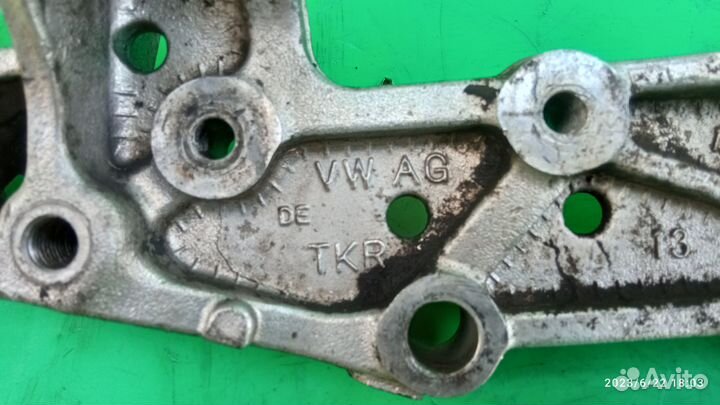 Кронштейн переднего рычага для Skoda Octavia А5