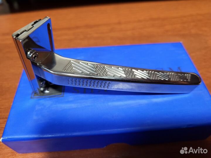 Станок для бритья Paradigm Titanium SE Artist Club