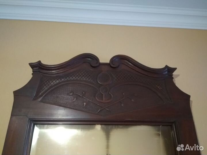 Трюмо напольное модерн. красное дерево