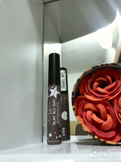 Жидкая матовая помада lottie london