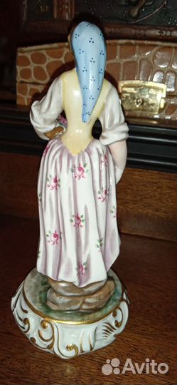 Статуэтка фарфор Capodimonte Италия винтаж