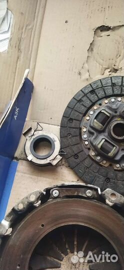 Корзина, и диск Toyota auris 2008