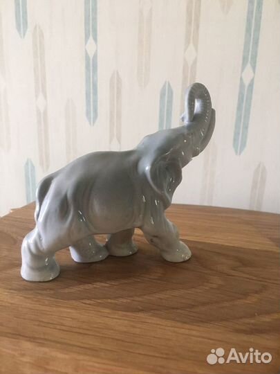 Фарфоровая Статуэтка слон шагающий Германия