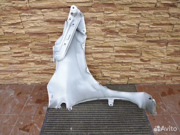 Тойота Королла Е180 крыло переднее левое с 2013