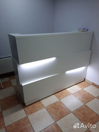 Стойка ресепшн