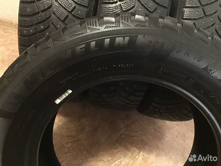 Accelera X-Grip 205/65 R16 28L