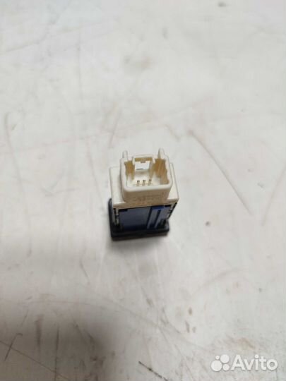 Кнопка обогрева сиденья правого Toyota RAV4 40