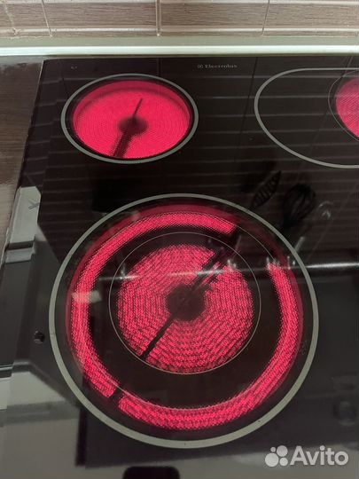 Варочная панель электрическая electrolux