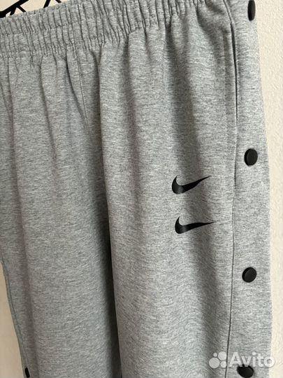 Мужские штаны Nike на заклепках без флиса