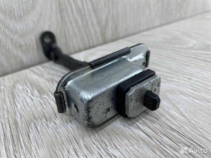 Ограничитель двери задний левый Hyundai Ix35