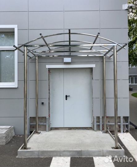 Перила из нержавеющей стали в дом