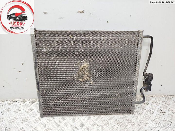 Радиатор охлаждения (конд.) б/у BMW 7 E38 (1994-2001) 8373924