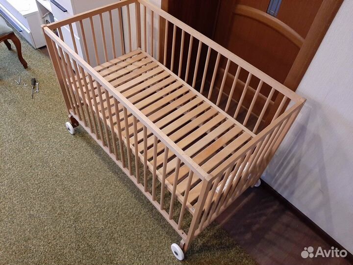 Детская кроватка