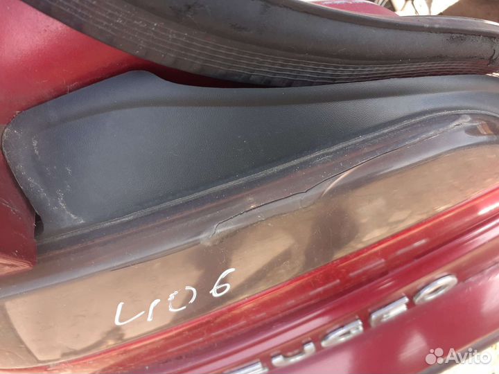 Левый фонарь Peugeot 406