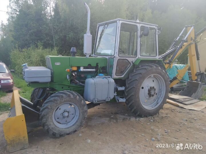 Трактор экскаватор