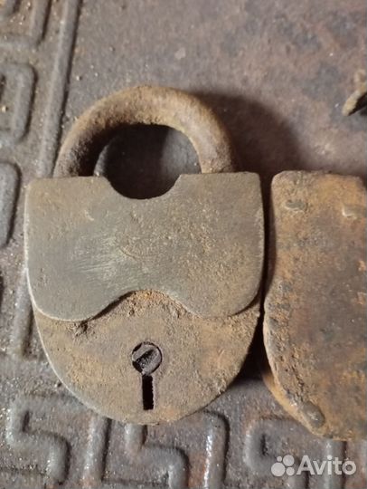 Замок амбарный