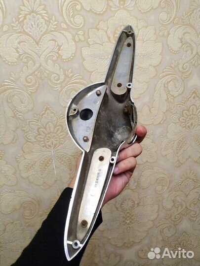 Птичка багажника Газ-21 СССР