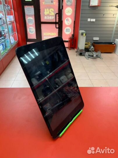 Планшет Apple iPad (1-го поколения) (2010)