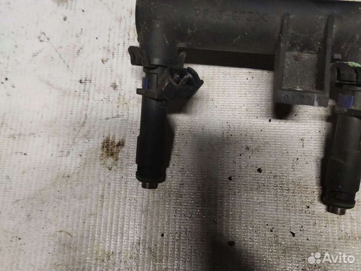 Топливная рампа форсунки Пежо 307