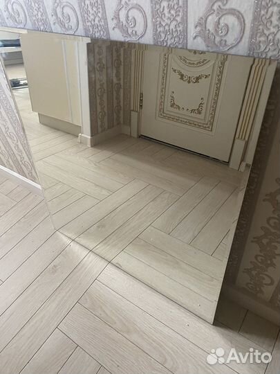 Зеркало настенное