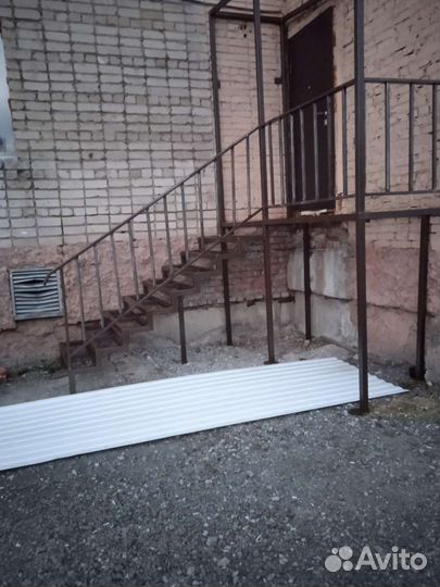 Лестница из металла